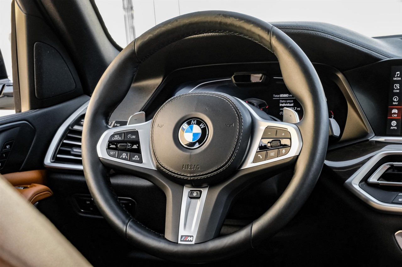 BMW X5 Vehicle Main Gallery Image 16