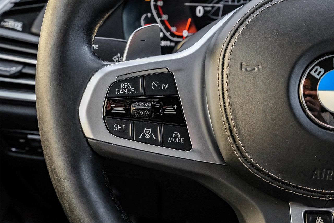 BMW X5 Vehicle Main Gallery Image 17