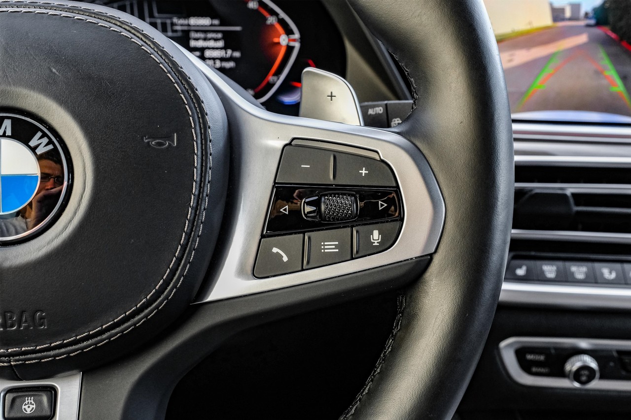 BMW X5 Vehicle Main Gallery Image 18