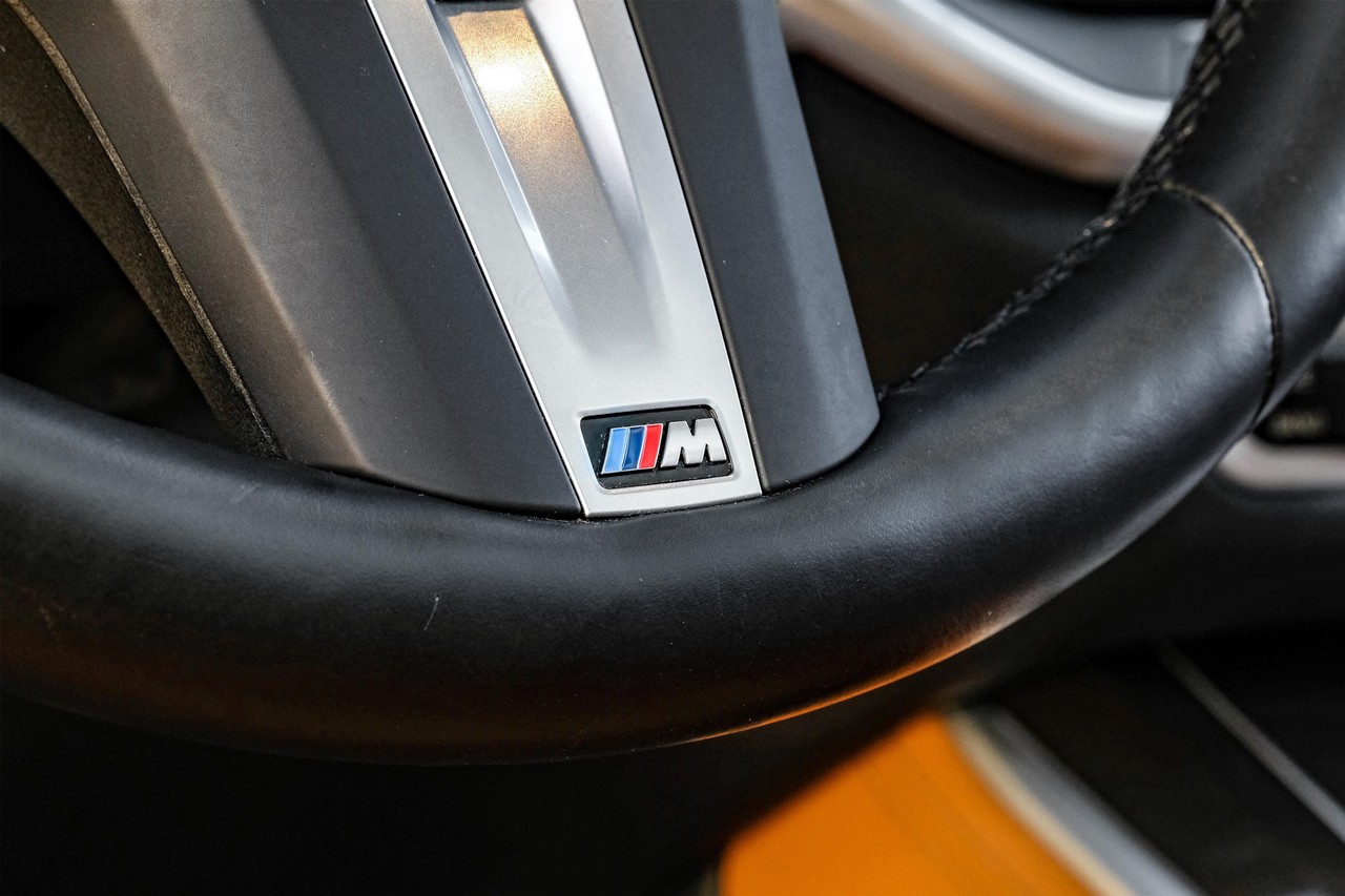 BMW X5 Vehicle Main Gallery Image 19