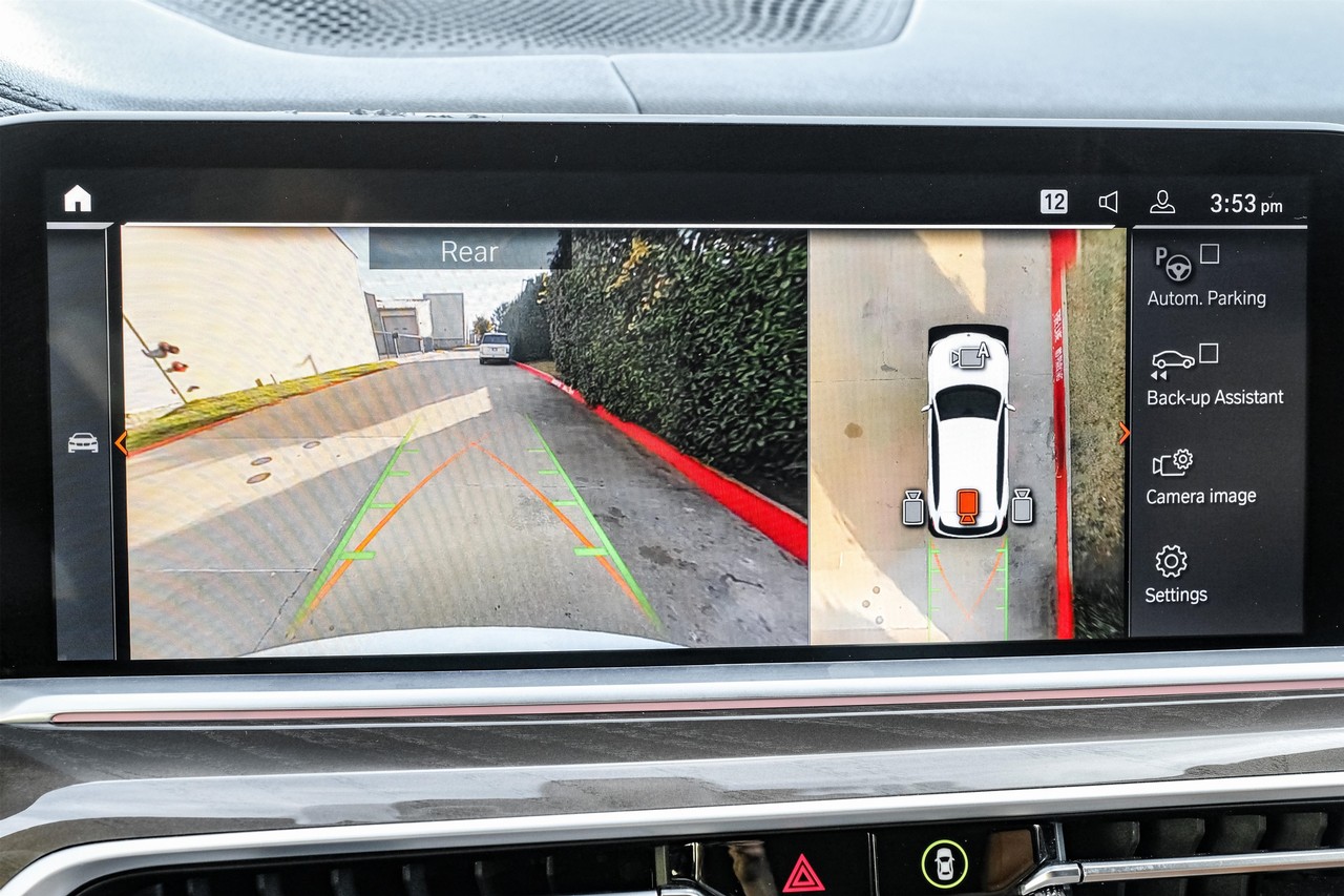 BMW X5 Vehicle Main Gallery Image 24