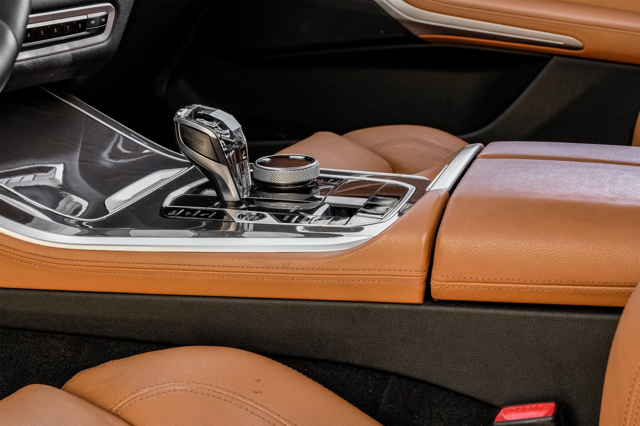 BMW X5 Vehicle Main Gallery Image 25