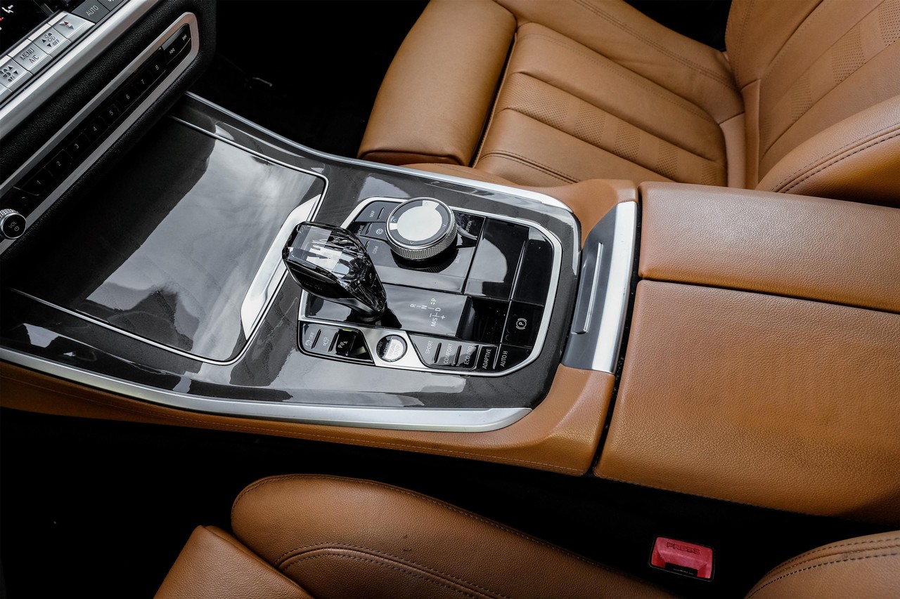 BMW X5 Vehicle Main Gallery Image 26