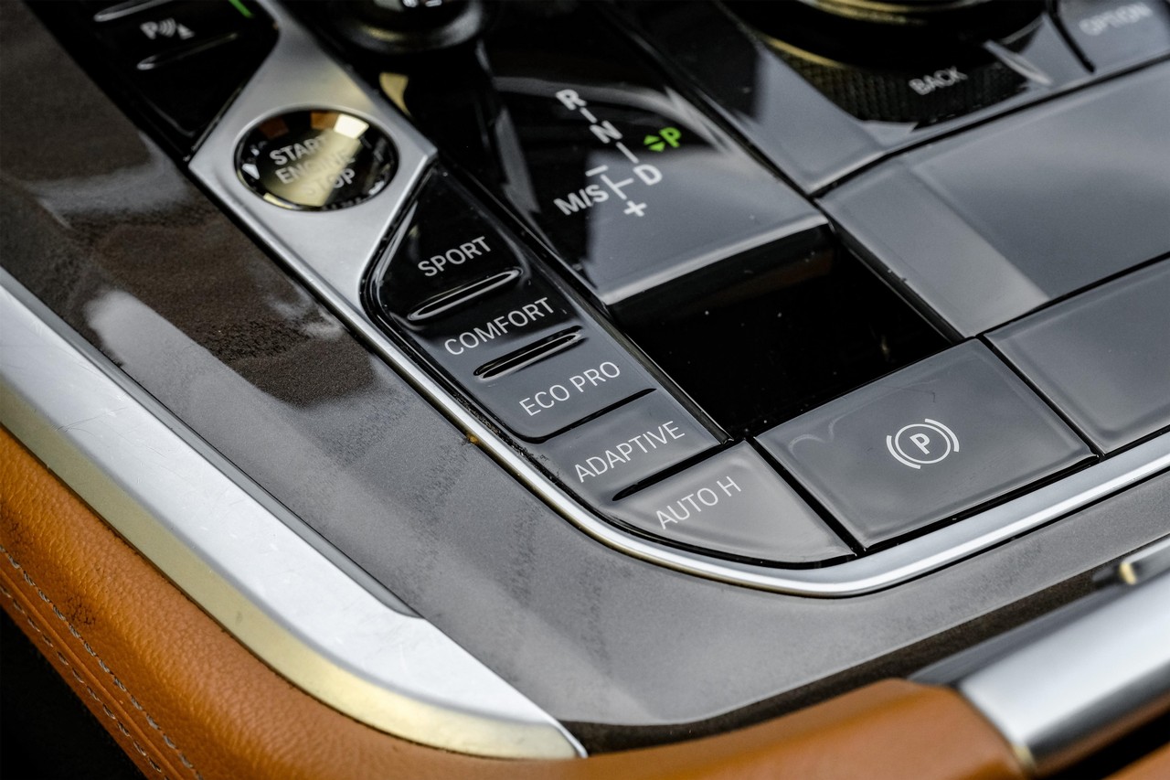 BMW X5 Vehicle Main Gallery Image 27