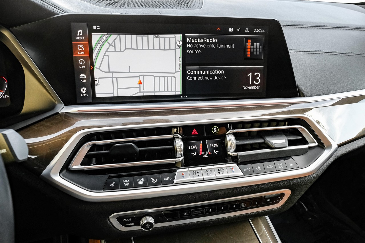 BMW X5 Vehicle Main Gallery Image 28