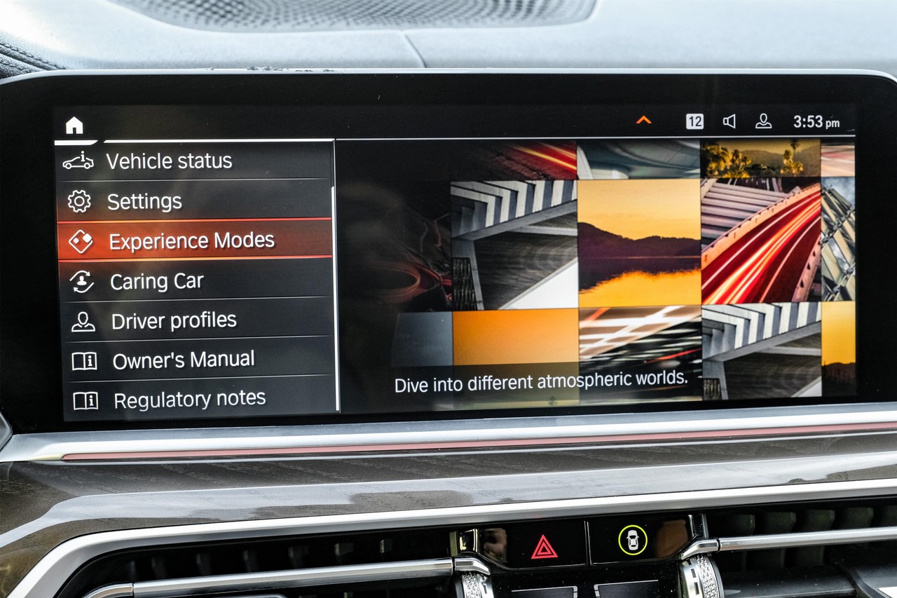 BMW X5 Vehicle Main Gallery Image 30