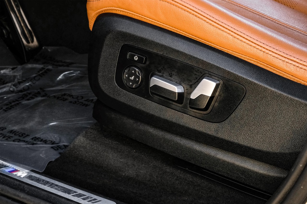 BMW X5 Vehicle Main Gallery Image 31