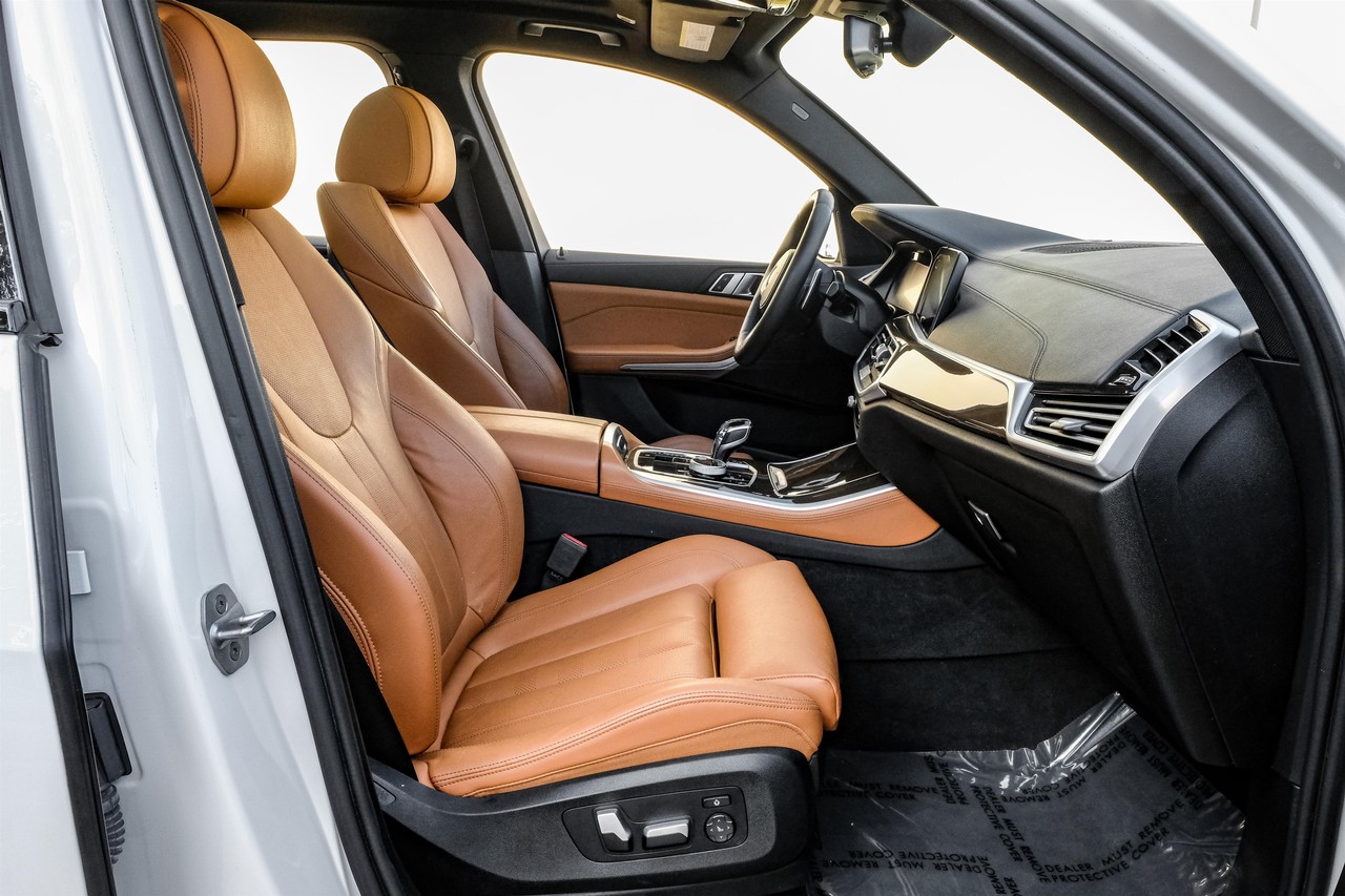 BMW X5 Vehicle Main Gallery Image 32