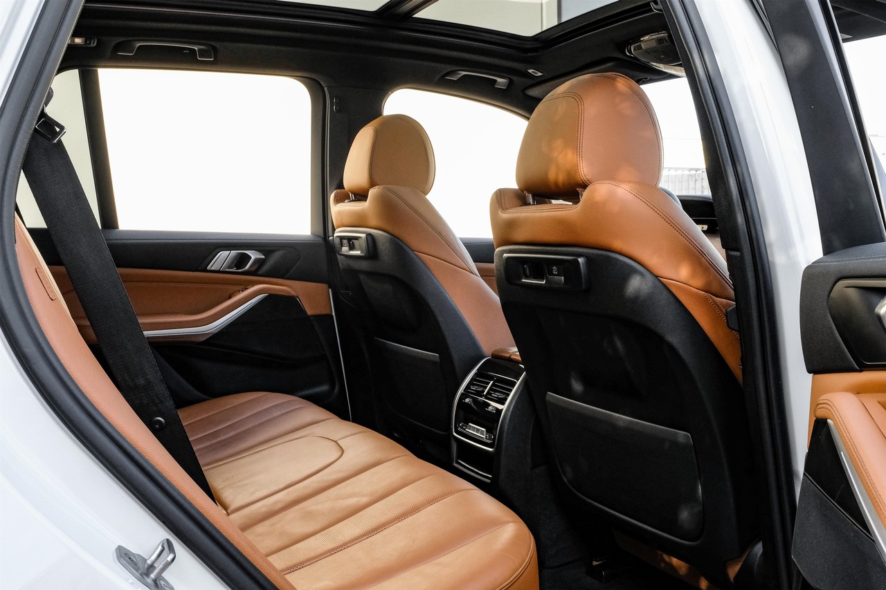 BMW X5 Vehicle Main Gallery Image 36