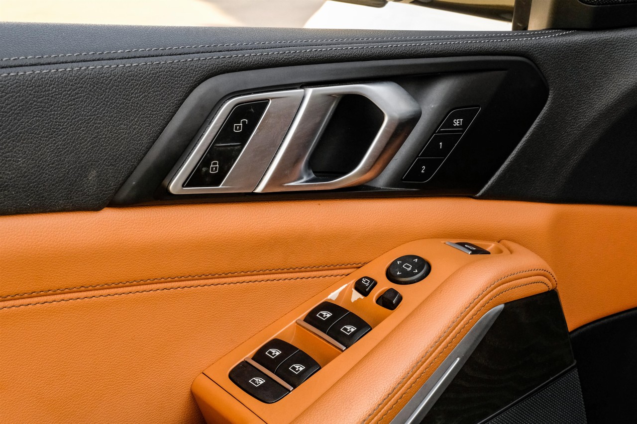 BMW X5 Vehicle Main Gallery Image 43