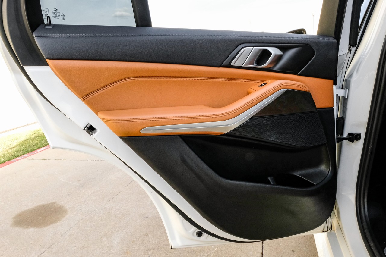 BMW X5 Vehicle Main Gallery Image 45