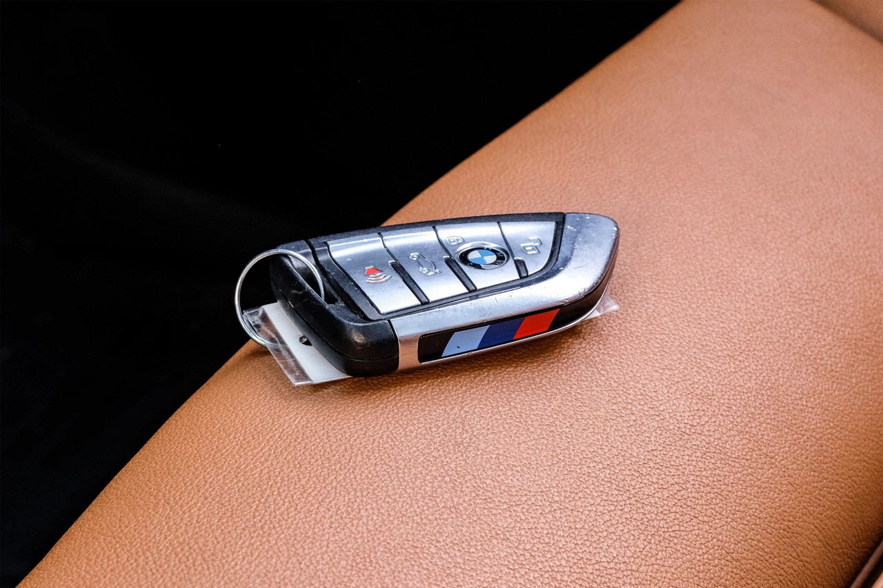 BMW X5 Vehicle Main Gallery Image 58