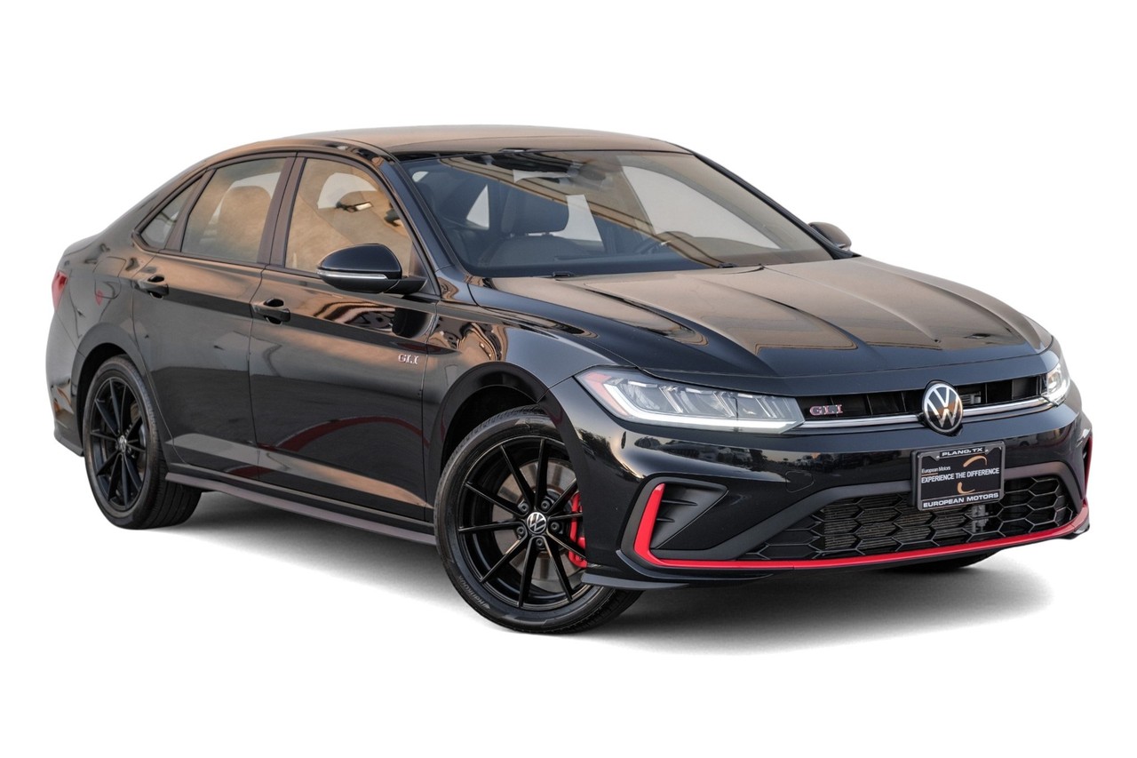 Volkswagen Jetta GLI Vehicle Main Gallery Image 07