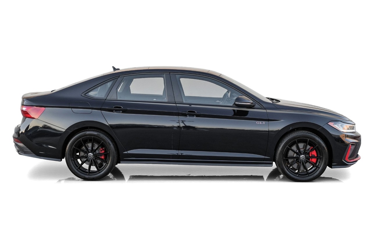 Volkswagen Jetta GLI Vehicle Main Gallery Image 08