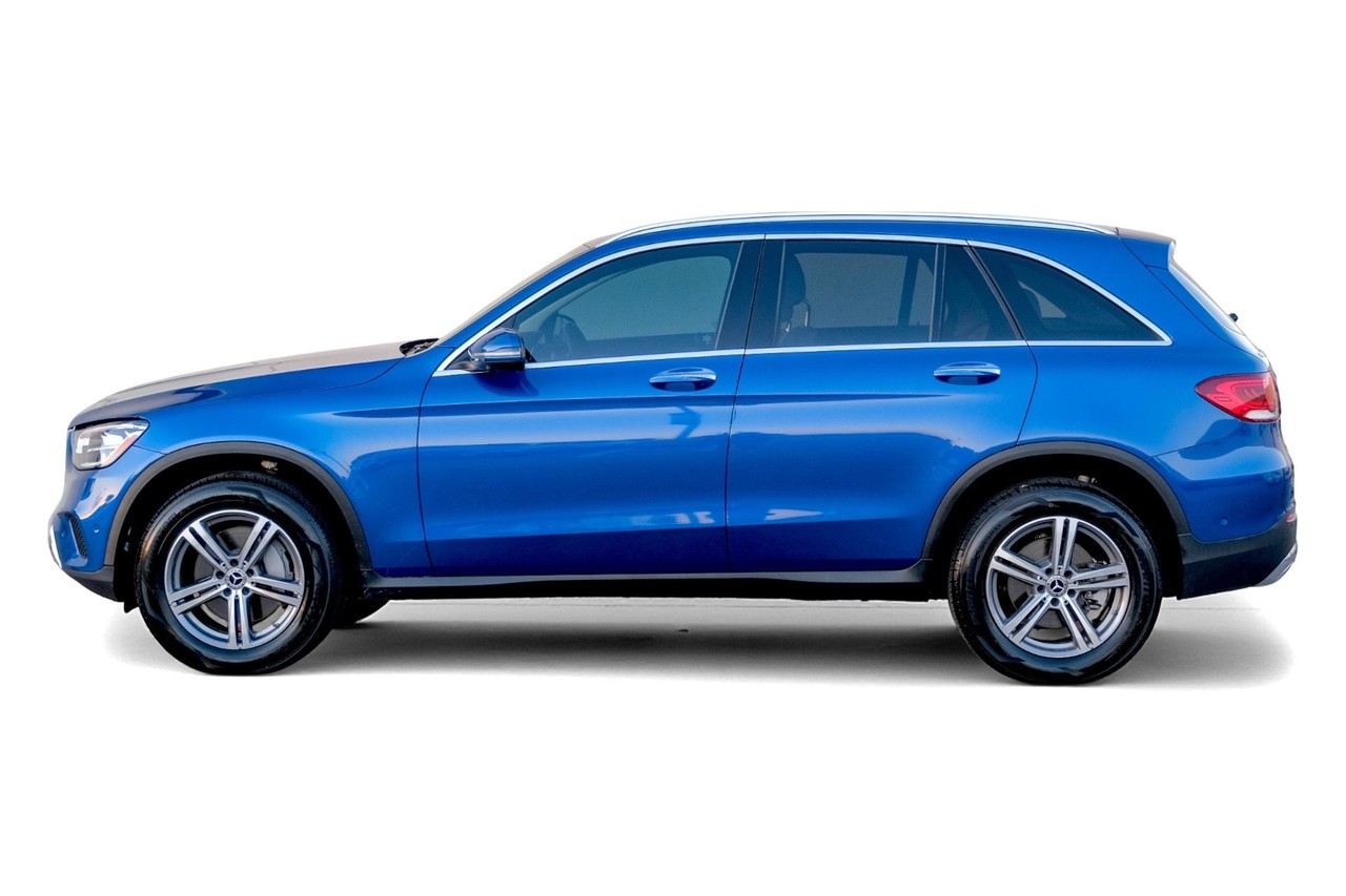 Mercedes-Benz GLC 300 Vehicle Main Gallery Image 12