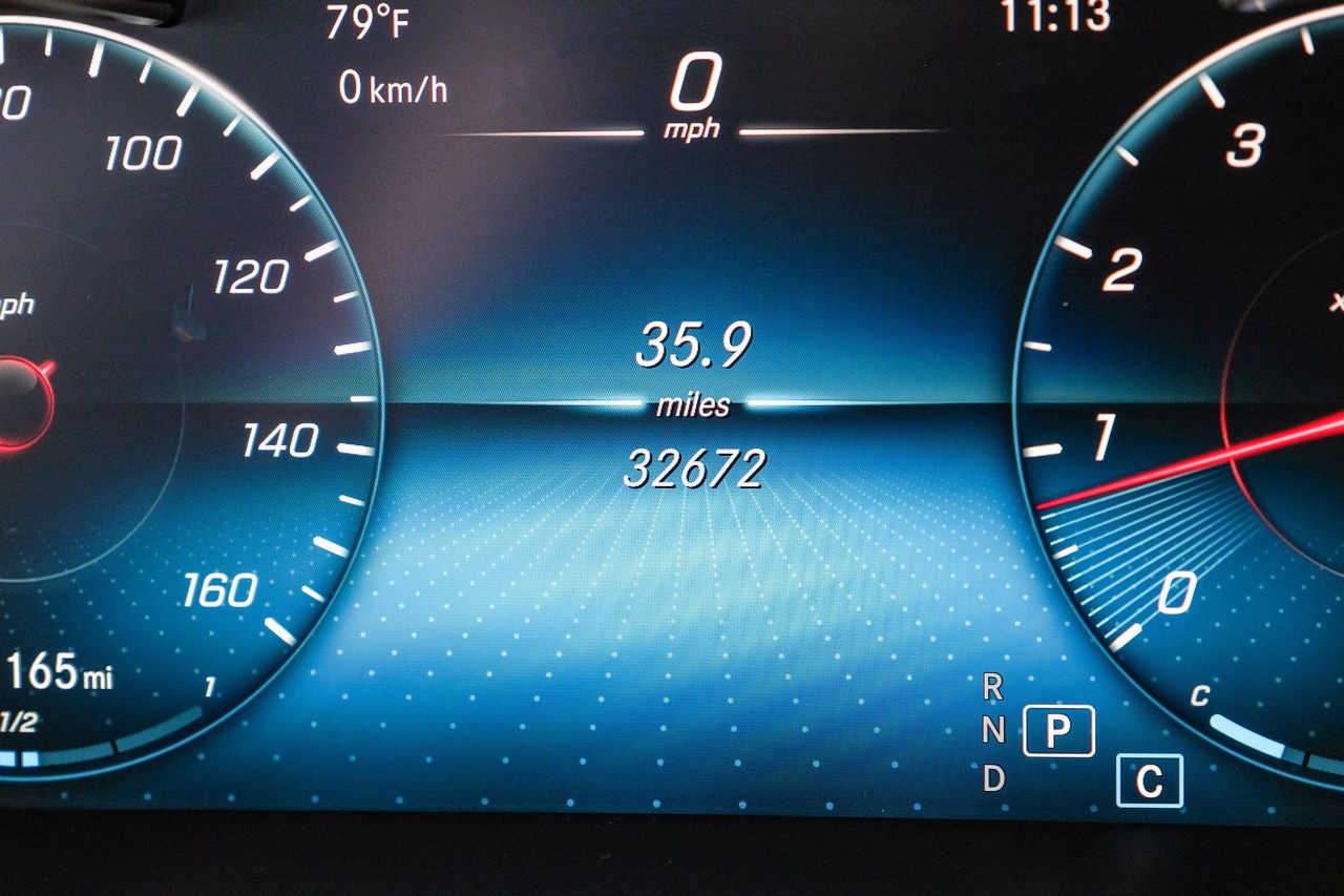 Mercedes-Benz GLC 300 Vehicle Main Gallery Image 20