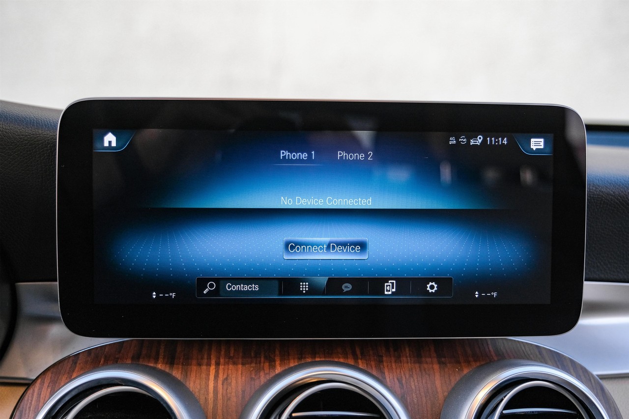 Mercedes-Benz GLC 300 Vehicle Main Gallery Image 27