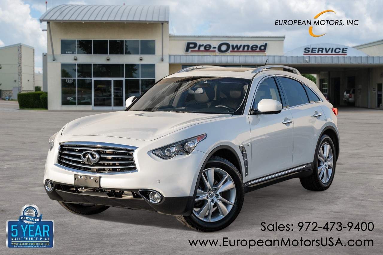 INFINITI QX70 Vehicle Main Gallery Image 01