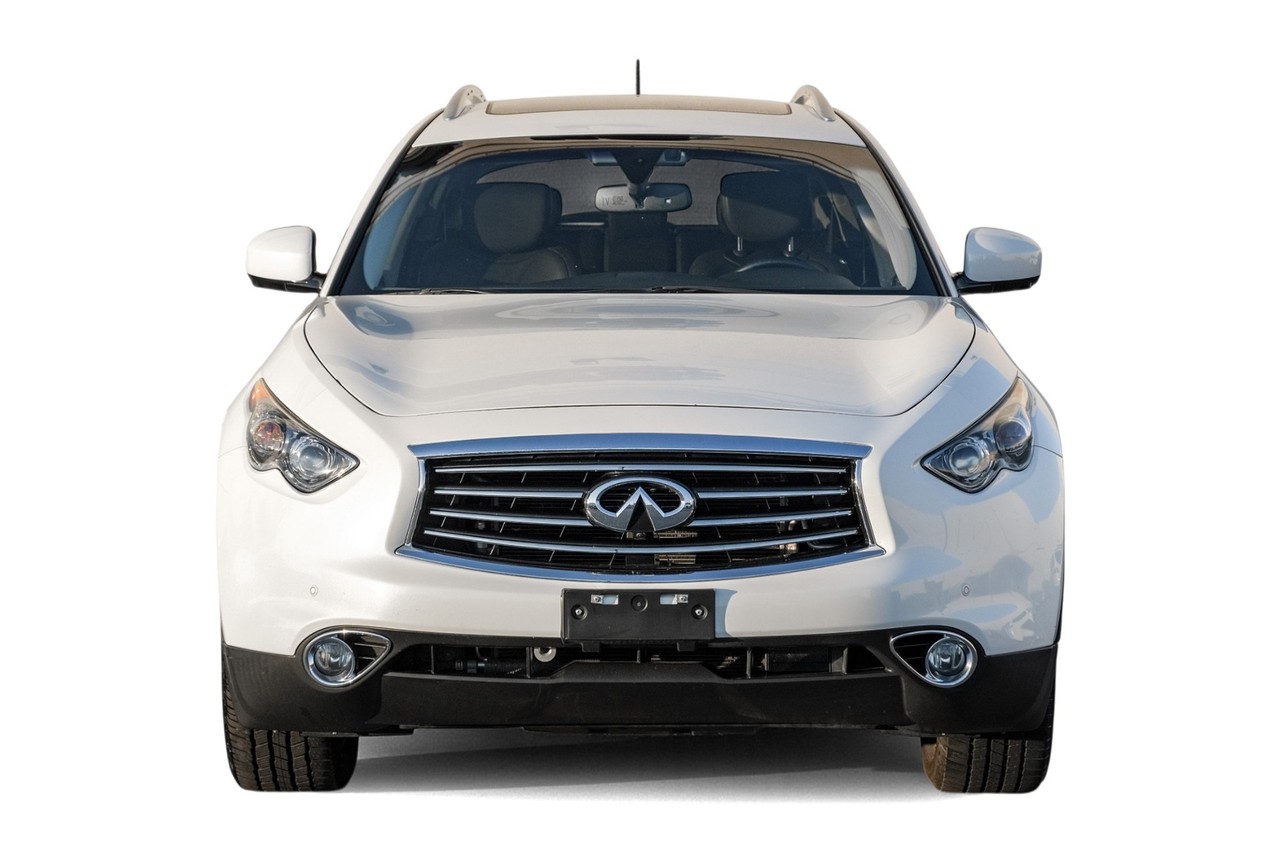 INFINITI QX70 Vehicle Main Gallery Image 06