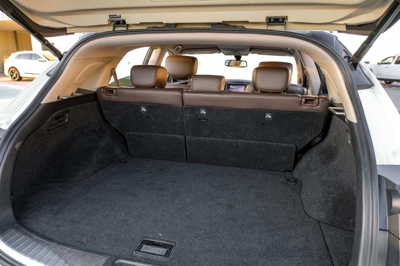 INFINITI QX70 Vehicle Main Gallery Image 47