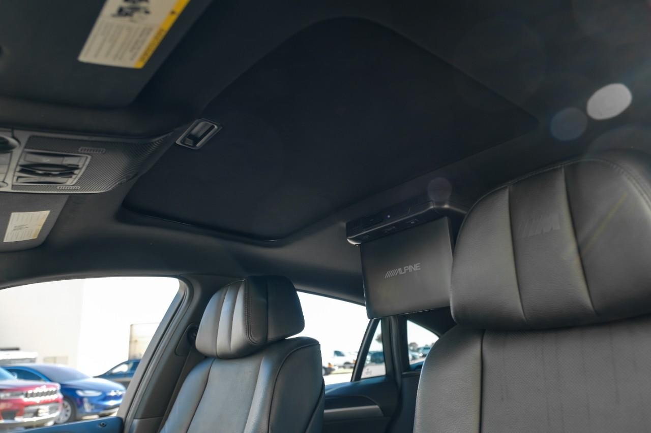 BMW X6 M Vehicle Main Gallery Image 05