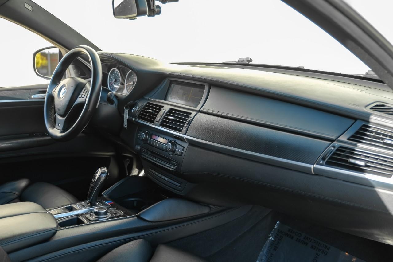 BMW X6 M Vehicle Main Gallery Image 13