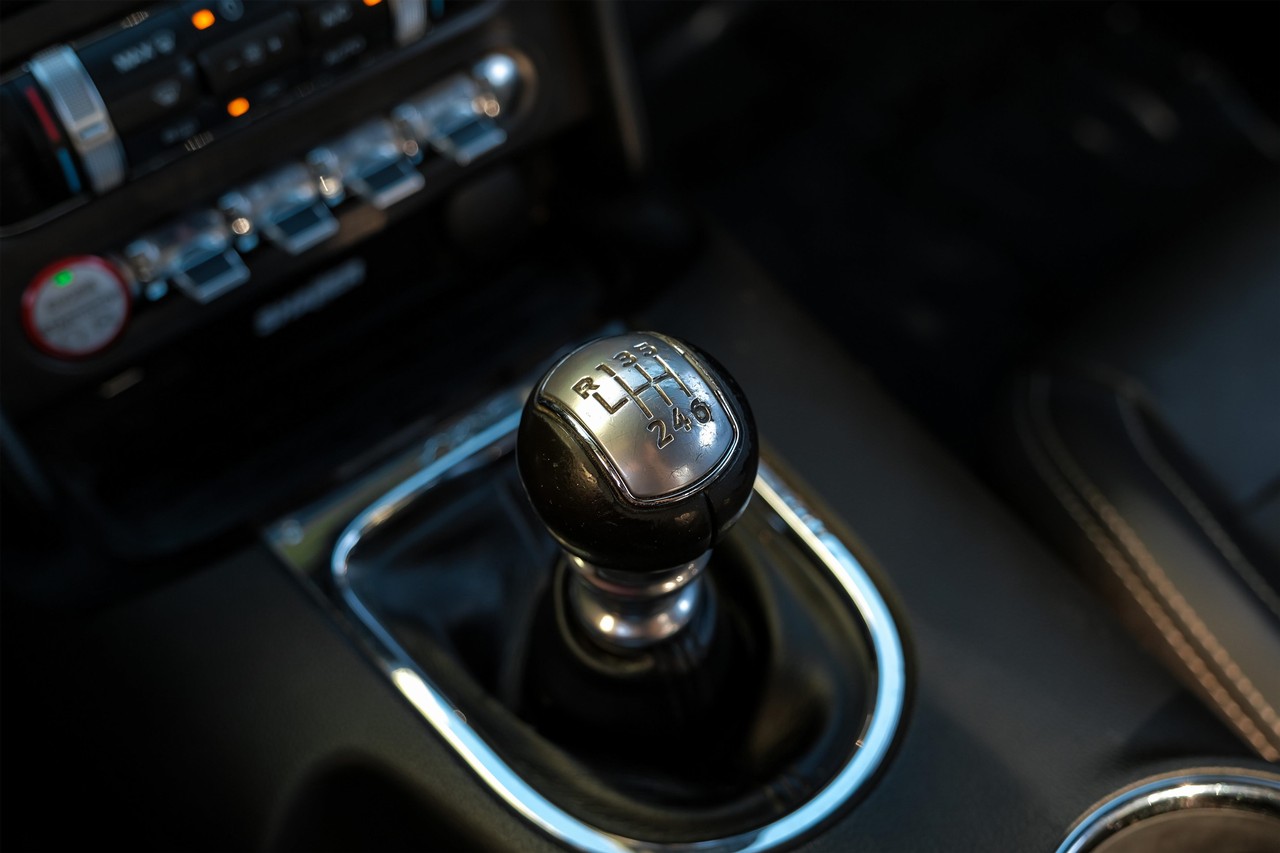 Ford Mustang Vehicle Main Gallery Image 24