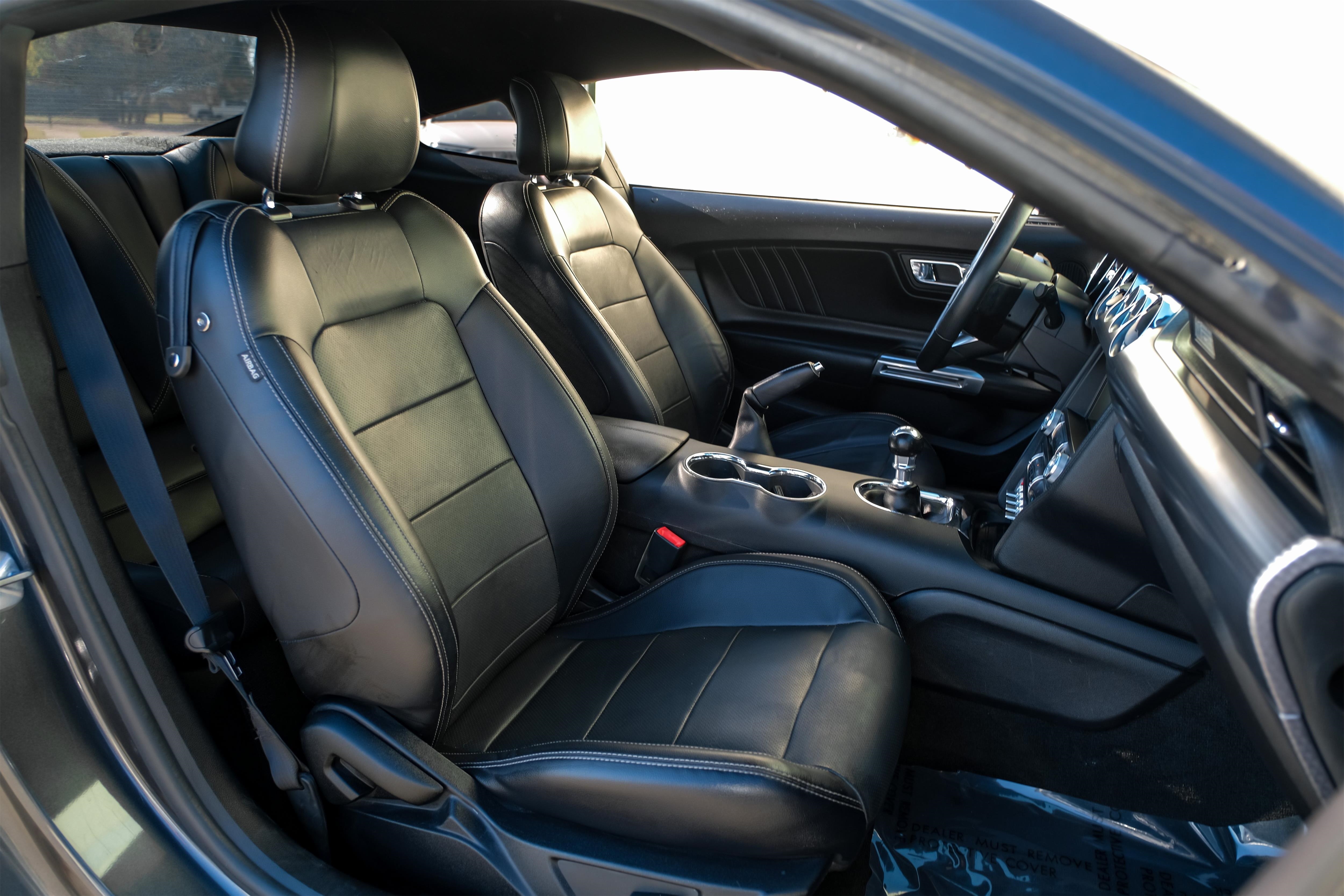 Ford Mustang Vehicle Main Gallery Image 33