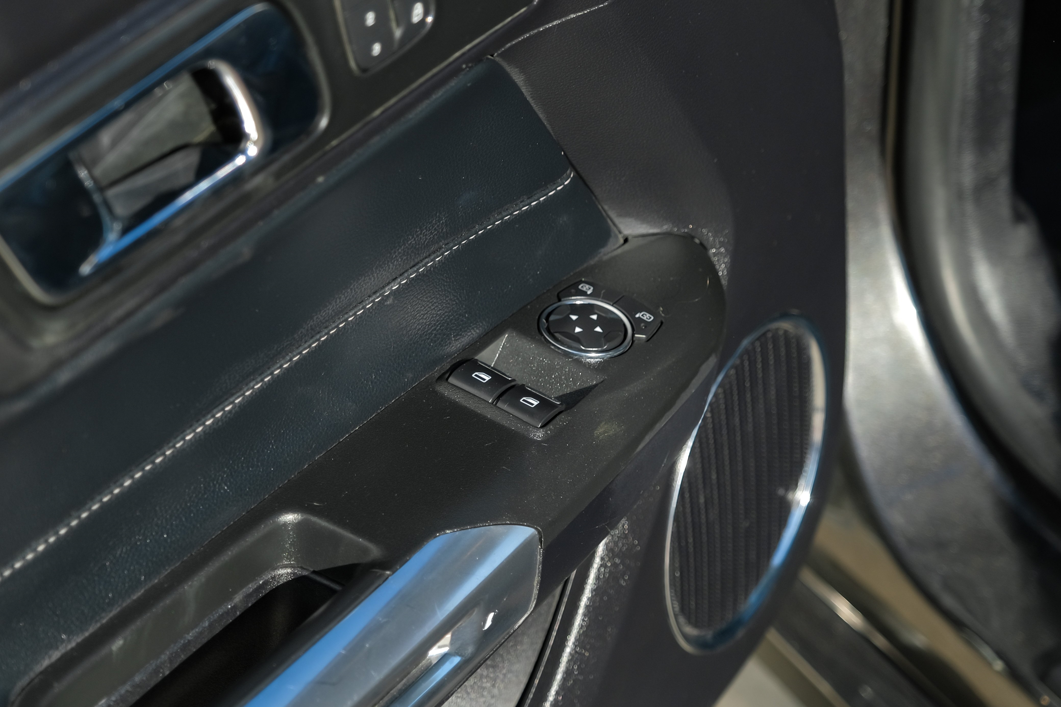 Ford Mustang Vehicle Main Gallery Image 38