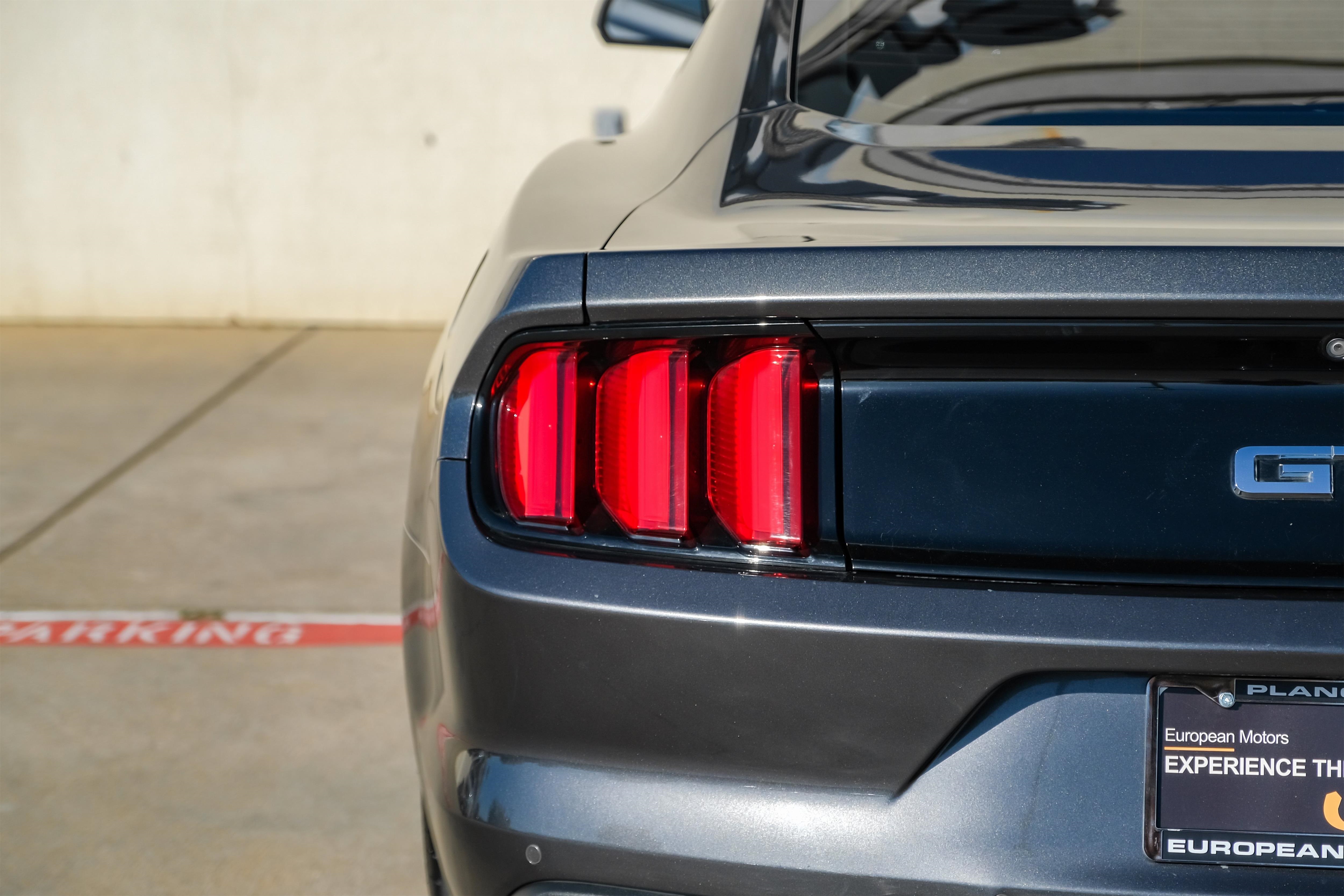 Ford Mustang Vehicle Main Gallery Image 41