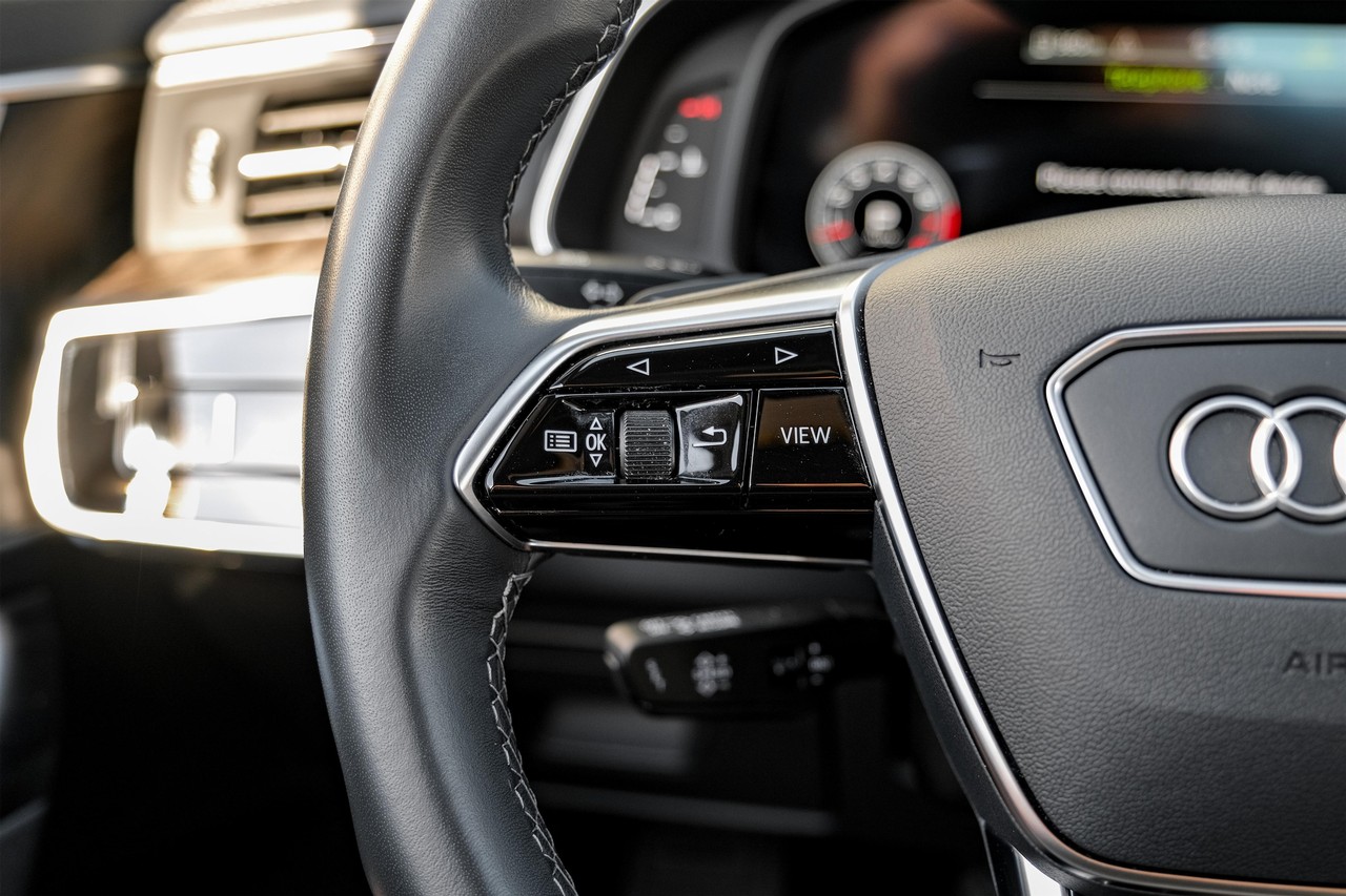 Audi A6 Vehicle Main Gallery Image 17