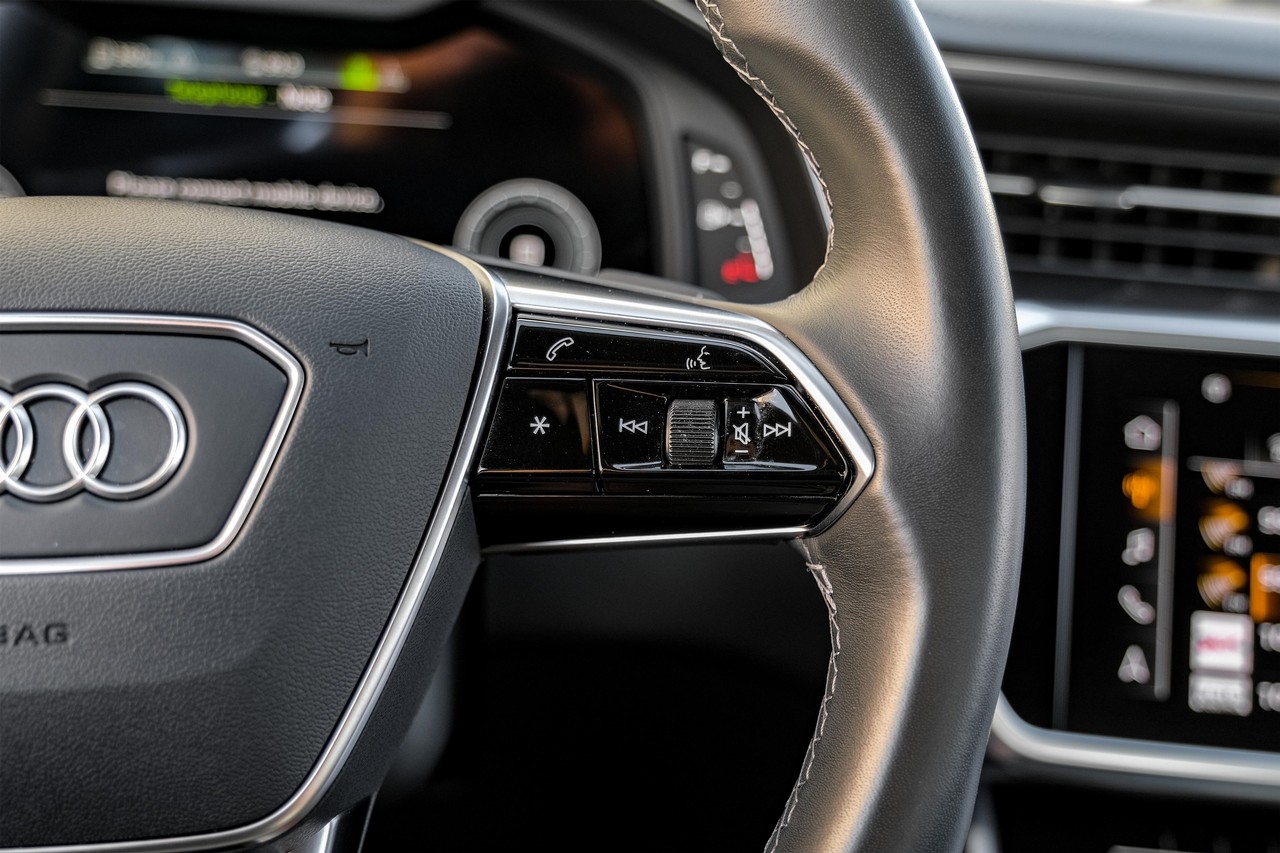 Audi A6 Vehicle Main Gallery Image 18