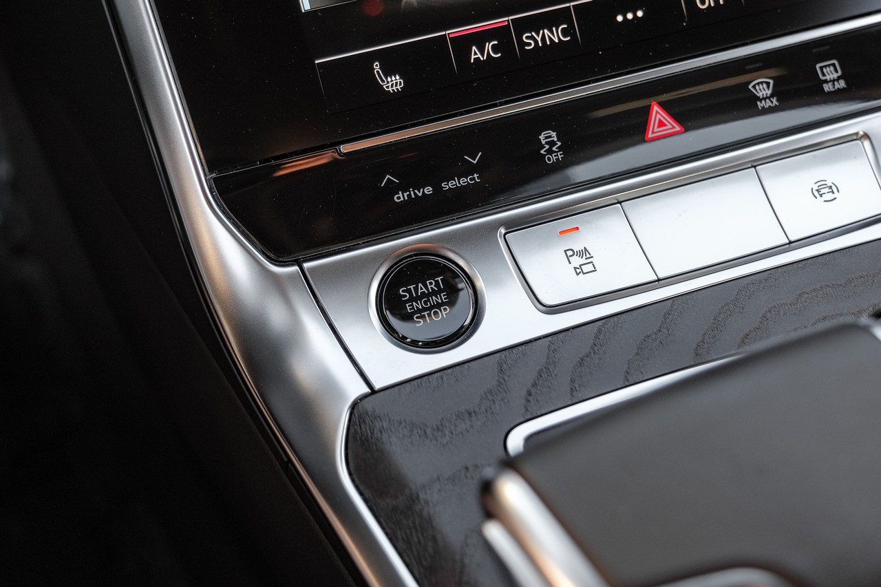 Audi A6 Vehicle Main Gallery Image 21