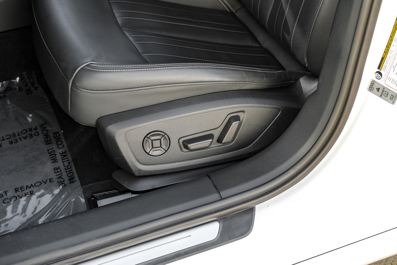 Audi A6 Vehicle Main Gallery Image 32