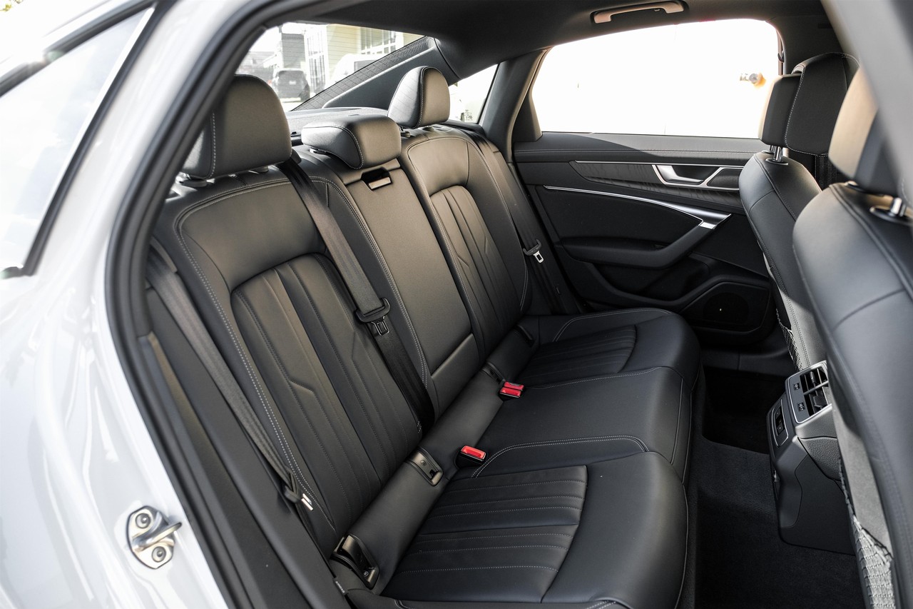 Audi A6 Vehicle Main Gallery Image 35