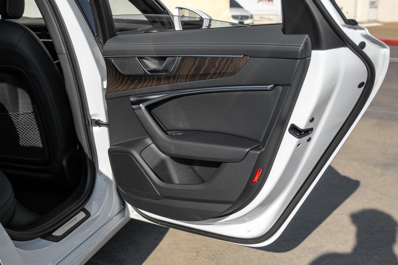 Audi A6 Vehicle Main Gallery Image 45