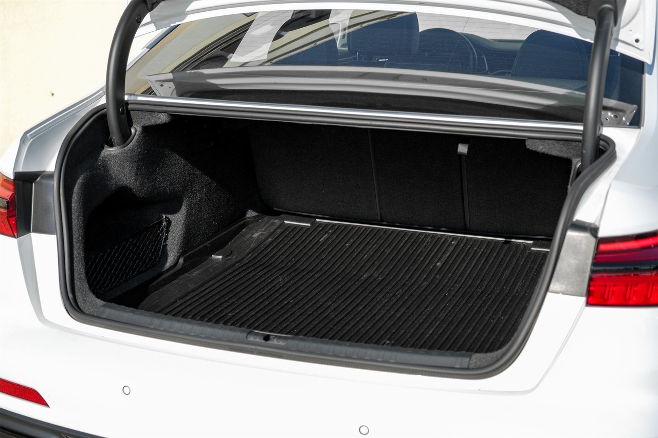 Audi A6 Vehicle Main Gallery Image 48