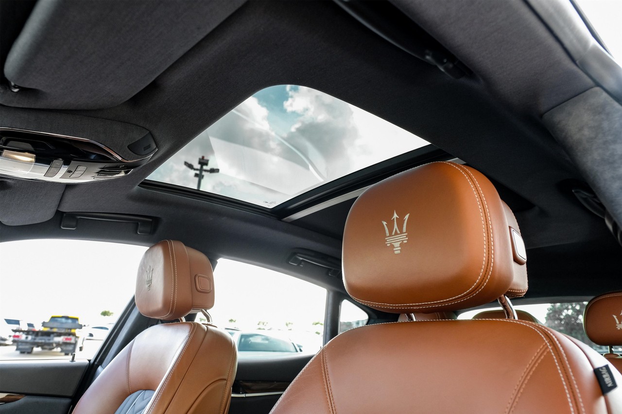 Maserati Levante Vehicle Main Gallery Image 04