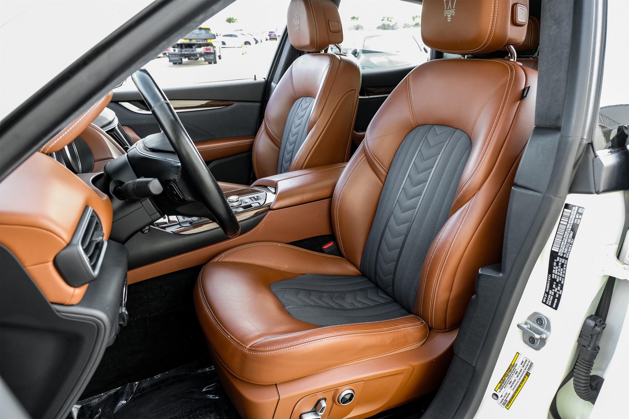 Maserati Levante Vehicle Main Gallery Image 05