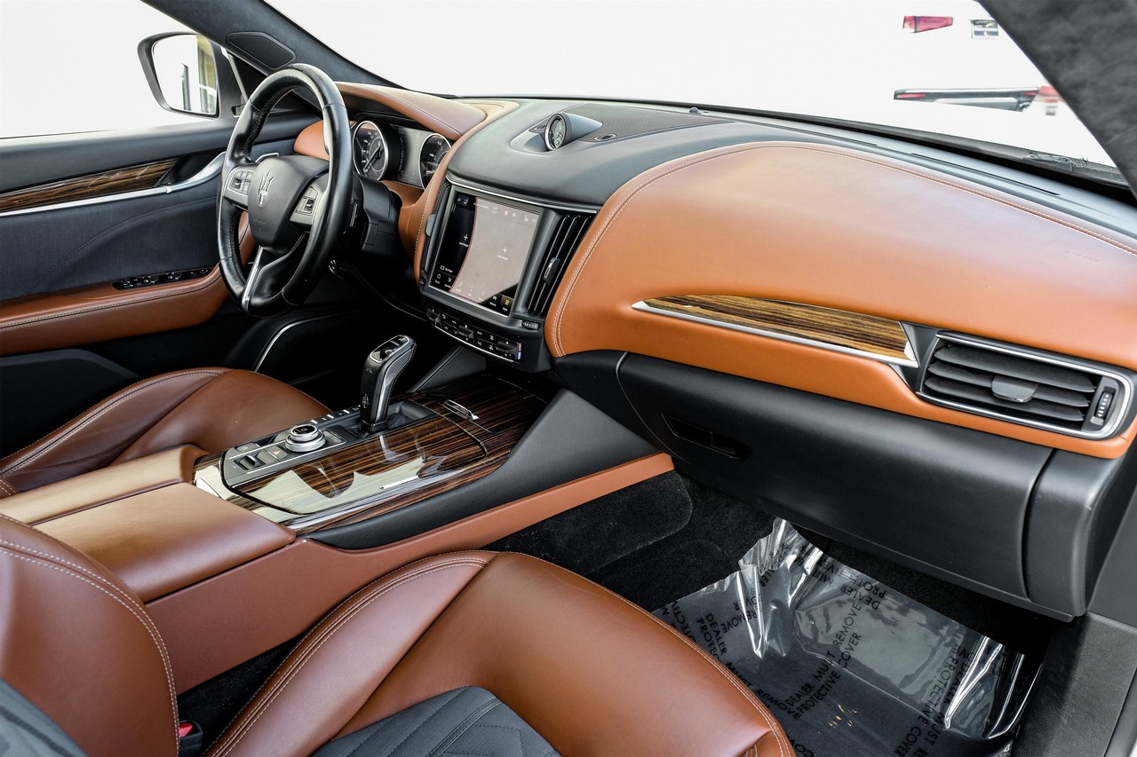 Maserati Levante Vehicle Main Gallery Image 13