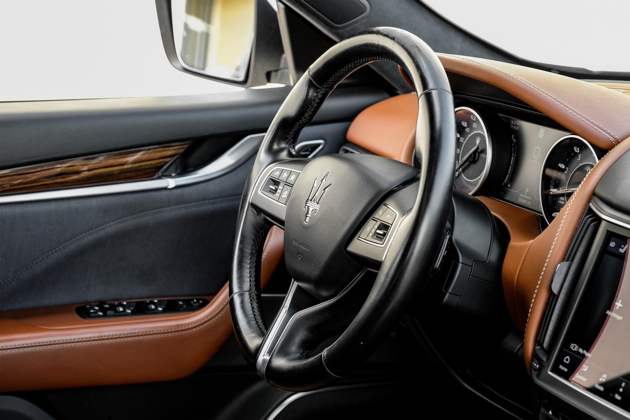 Maserati Levante Vehicle Main Gallery Image 14