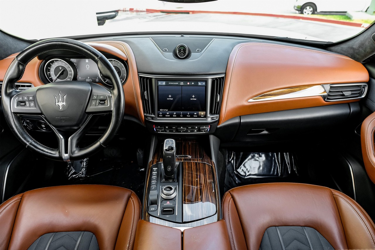 Maserati Levante Vehicle Main Gallery Image 15