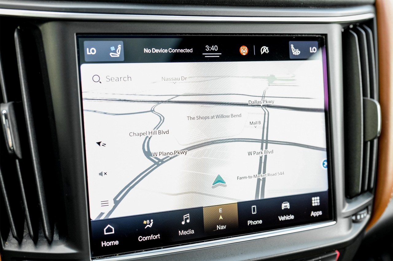 Maserati Levante Vehicle Main Gallery Image 22