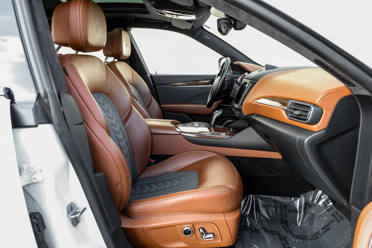 Maserati Levante Vehicle Main Gallery Image 32