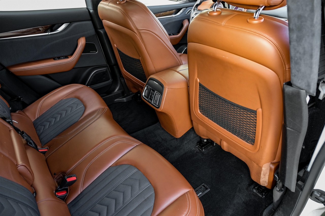 Maserati Levante Vehicle Main Gallery Image 35