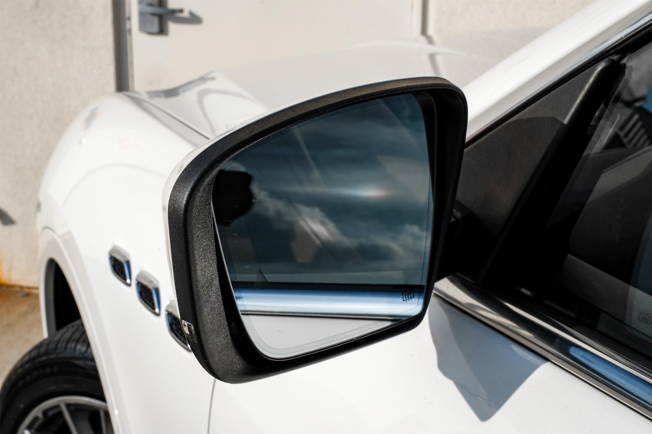 Maserati Levante Vehicle Main Gallery Image 39