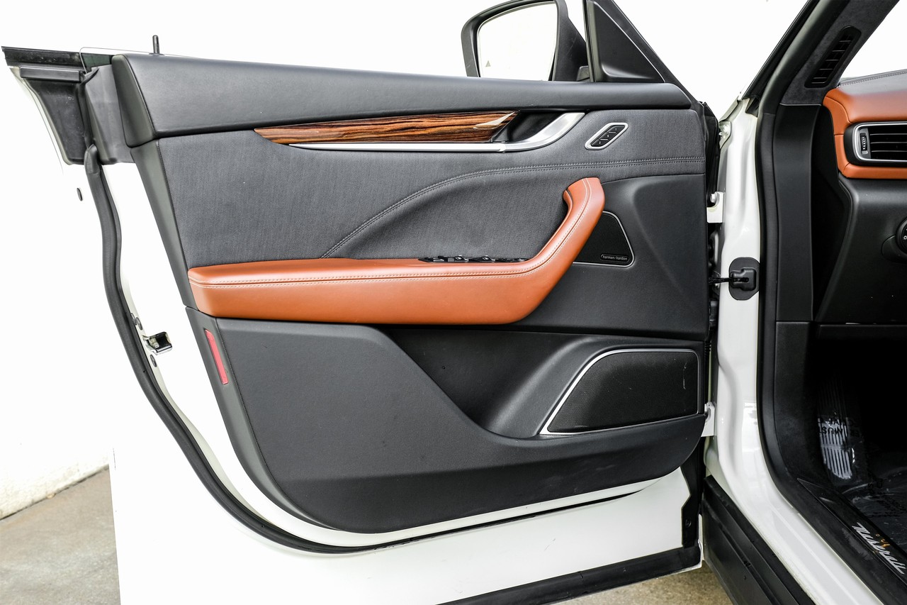 Maserati Levante Vehicle Main Gallery Image 40