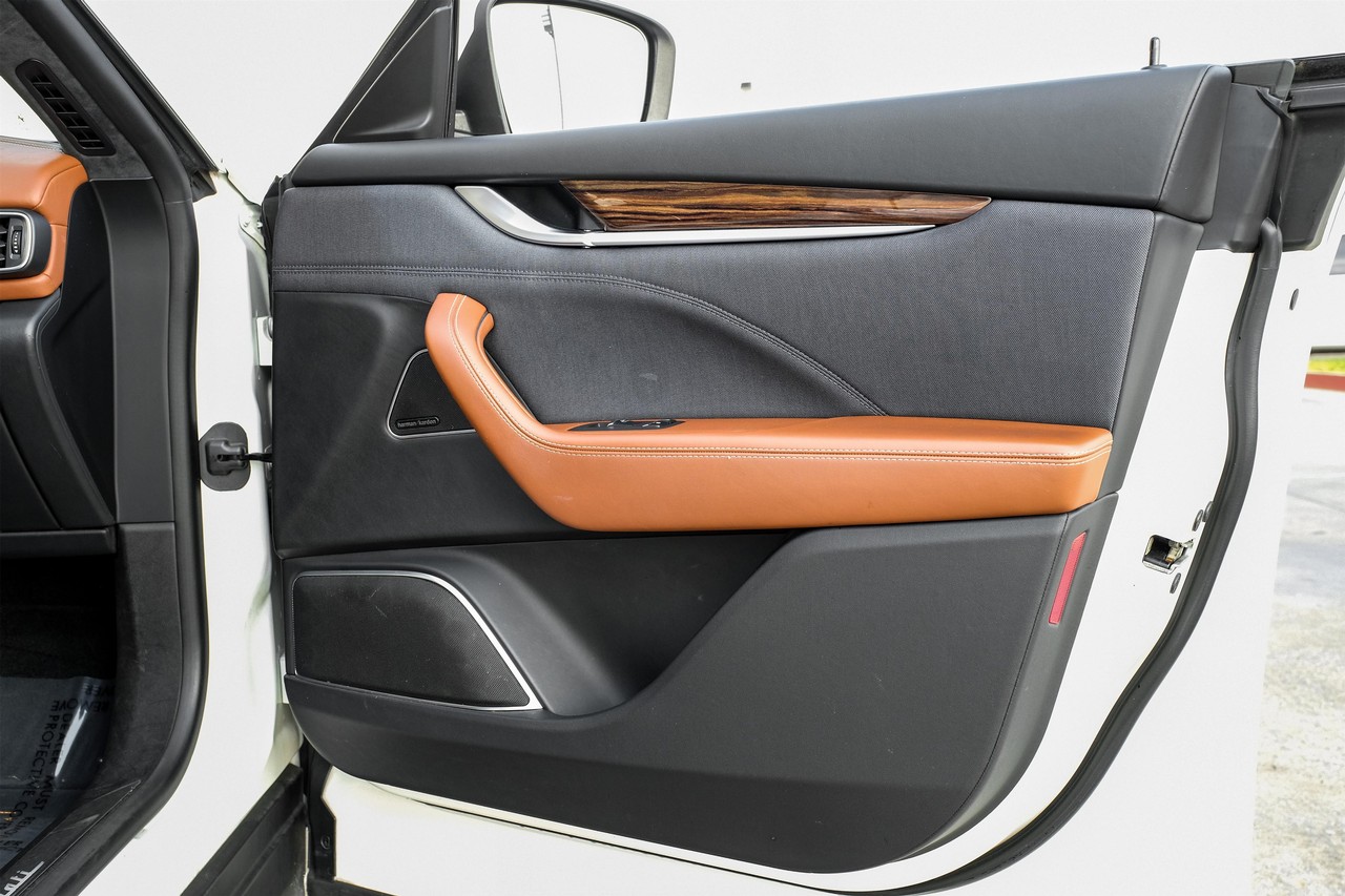 Maserati Levante Vehicle Main Gallery Image 42