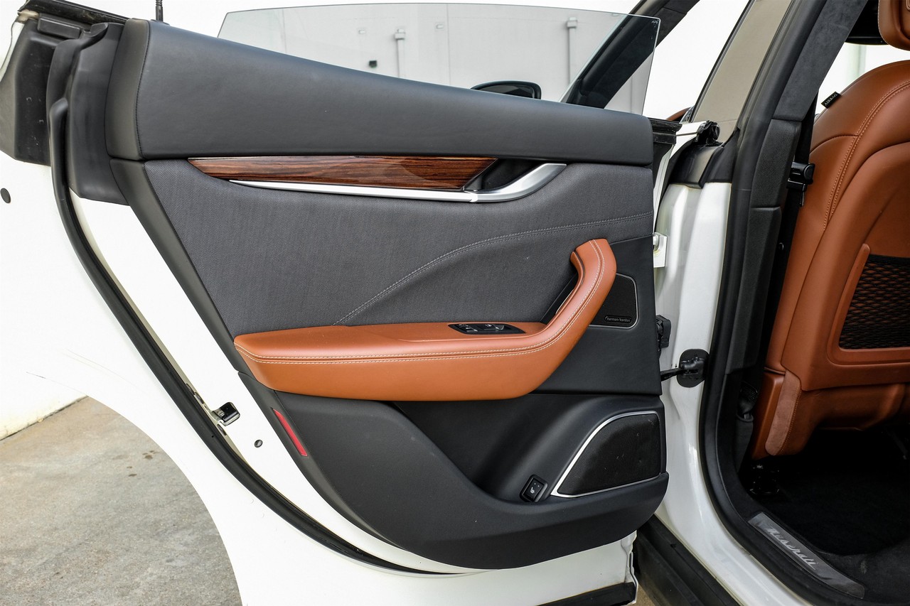 Maserati Levante Vehicle Main Gallery Image 43