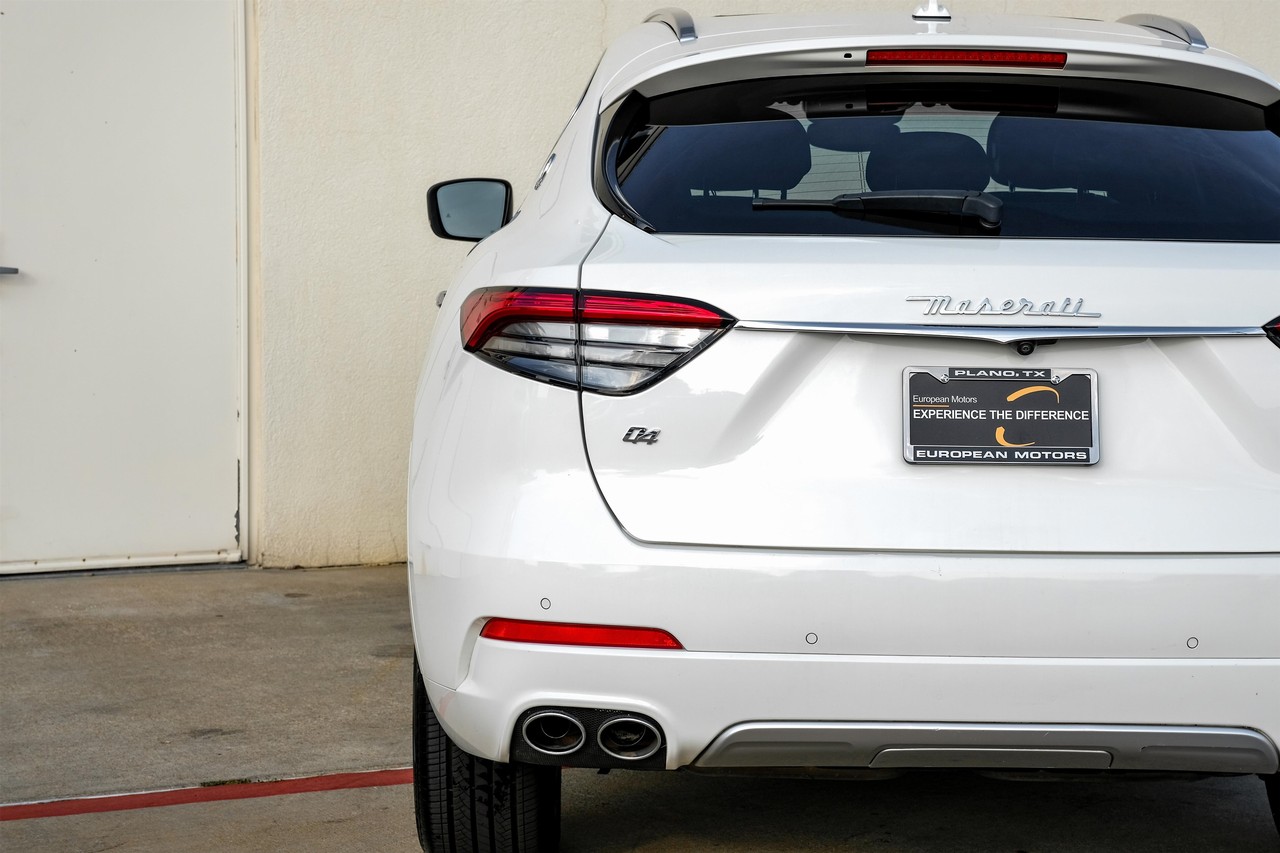 Maserati Levante Vehicle Main Gallery Image 45